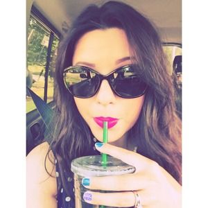 Meet your Posher, Jacquelin